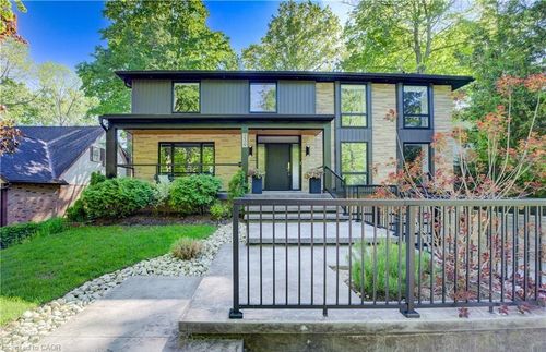 239 Corrie Cres, Waterloo, ON, N2L5W3 | Card Image