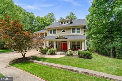 18429 Woodburn Rd, Leesburg, VA, 20175-9025 | Card Image