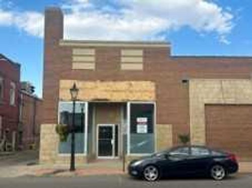 223 6 Ave Se, Medicine Hat, AB, T1A2S4 | Card Image