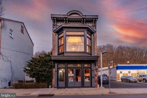 12 N Main St, LAMBERTVILLE, NJ, 08530-2104 | Card Image