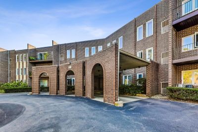 316 - 1500 Sandstone Drive, Condo with 2 bedrooms, 2 bathrooms and 2 parking in Wheeling IL | Image 2