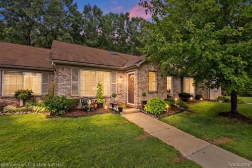 323 Countryside Ct, Highland, MI, 48357-3870 | Card Image