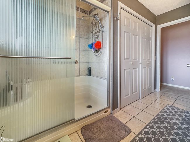 1604 Club View Dr, Home with 3 bedrooms, 2 bathrooms and 2 parking in Hampton IA | Image 15