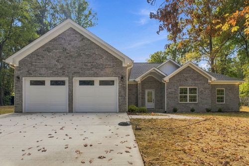 225 Colonial Dr, Florence, AL, 35633-1453 | Card Image