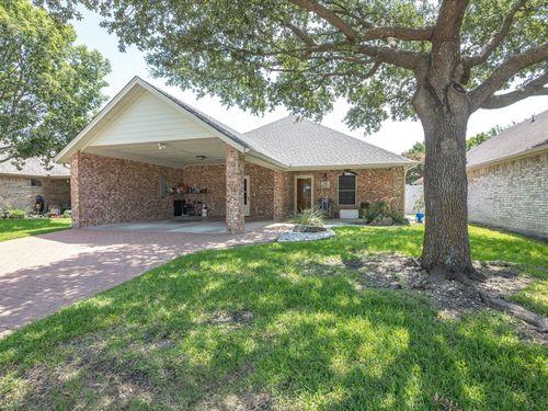 102 Royal Crest Ct, Red Oak, TX, 75154-2477 | Card Image