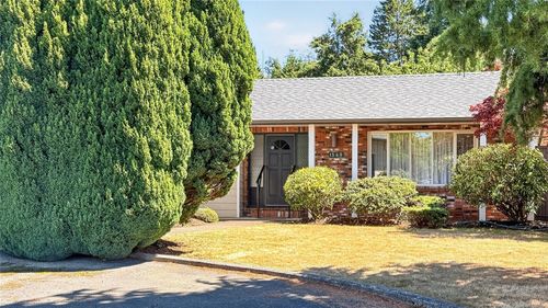 1568 Marine Cir, Parksville, BC, V9P1Y6 | Card Image