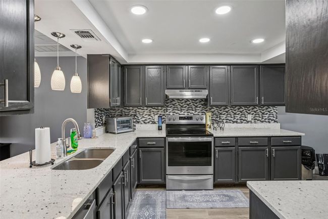 16076 Dawnview Dr, Townhouse with 2 bedrooms, 3 bathrooms and null parking in TAMPA FL | Image 4