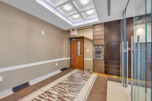 11f-38-25 Main St, Flushing, NY, 11354 | Card Image