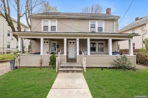 104 Grove St, Hempstead, NY, 11550-5653 | Card Image