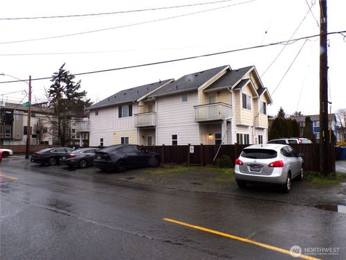 apt-a-501 N 105th St, Seattle, WA, 98133-9282 | Card Image