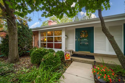 645 Spring Rd, Glenview, IL, 60025-4344 | Card Image