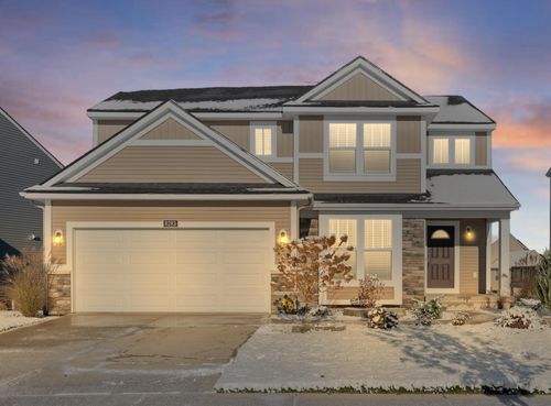 8283 Cooks Corner Dr, Byron Center, MI, 49315-8127 | Card Image