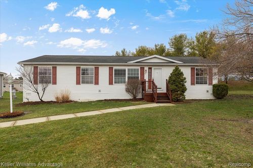 22 Ridgeway, Saline, MI, 48176-9133 | Card Image