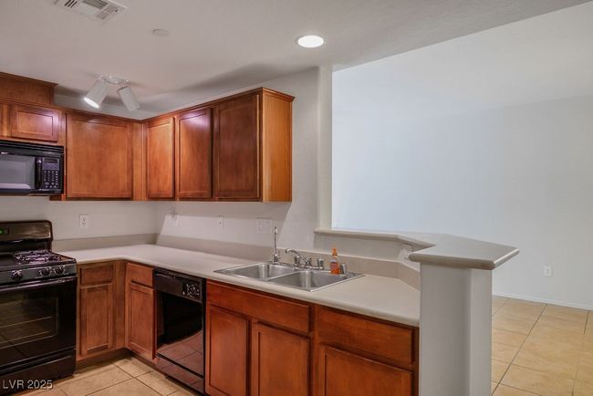 1029 - 8324 W Charleston Blvd, Condo with 2 bedrooms, 2 bathrooms and null parking in Las Vegas NV | Image 17