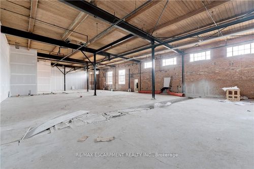 8-9-111 Sherwood Dr, Brantford, ON, N3T6J9 | Card Image