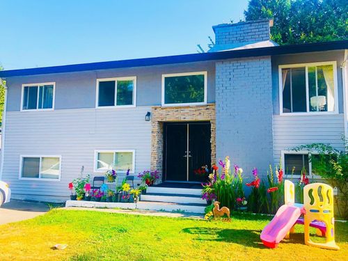 12472 100 Ave, Surrey, BC, V3V2X5 | Card Image