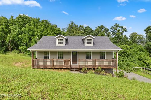 715 Privet Dr, Dandridge, TN, 37725-6390 | Card Image