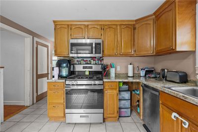 315 Pequot Avenue, House other with 3 bedrooms, 2 bathrooms and 4 parking in Warwick RI | Image 3