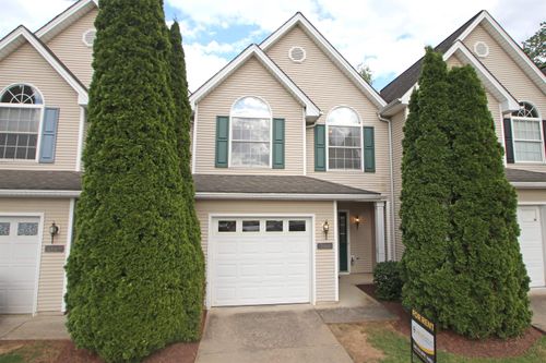 2411 Avonlea Ln, Harrisonburg, VA, 22801-8746 | Card Image