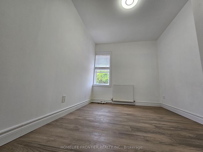 201 - 2685 Eglinton Ave W, Home with 2 bedrooms, 1 bathrooms and 1 parking in York ON | Image 8