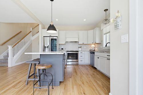 52 Calla Rd, Londonderry, NH, 03053-2390 | Card Image