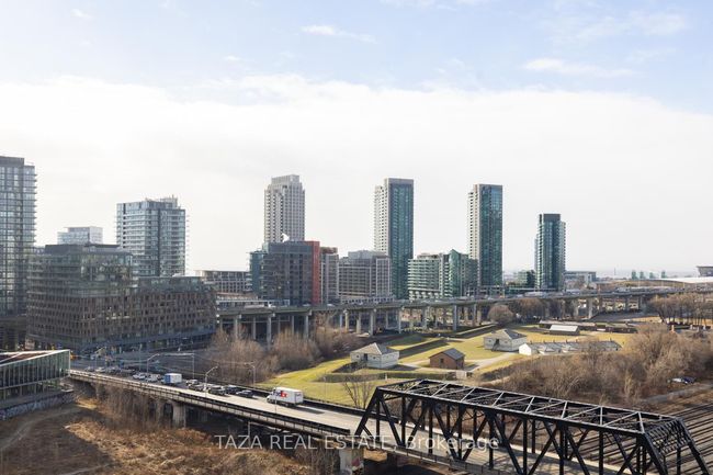 1231 - 560 Front St W, Condo with 3 bedrooms, 2 bathrooms and 1 parking in Toronto ON | Image 27