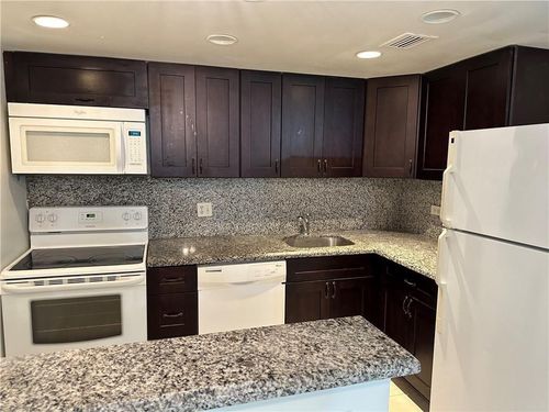 apt-3r-3680 Inverrary Dr, Lauderhill, FL, 33319-5932 | Card Image