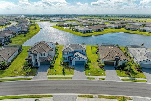 5325 Coral Reef Way, BRADENTON, FL, 34211-1441 | Card Image