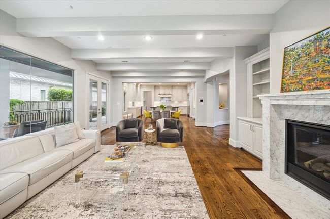 8304 Maple Ct, House other with 5 bedrooms, 5 bathrooms and 2 parking in Bellaire TX | Image 14