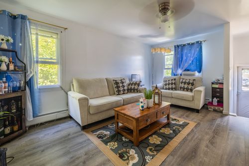 97 Bowe Ave, Stratford, CT, 06615-5502 | Card Image