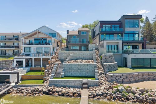 2405 S Lakeview Ct, Clear Lake, IA, 50428-2807 | Card Image