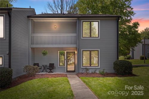 6605 Point Comfort Ln, Charlotte, NC, 28226-3942 | Card Image