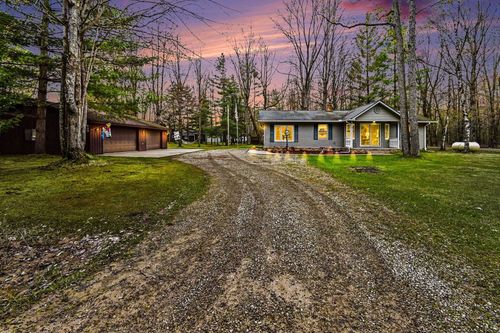 5376 Ausable Dr, Hale, MI, 48739-8727 | Card Image
