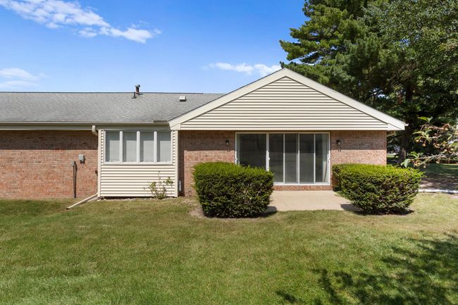 0 - 4 Fields E, Condo with 2 bedrooms, 2 bathrooms and 2 parking in Champaign IL | Image 23
