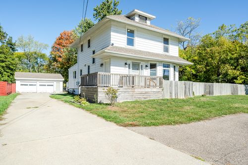 449 E Napier Ave, Benton Harbor, MI, 49022-7337 | Card Image