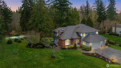 7416 245th Way Ne, Redmond, WA, 98053-8687 | Card Image