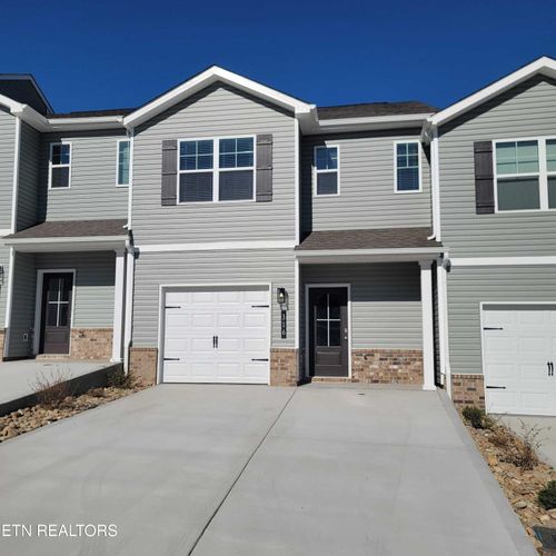 316 Emma Victoria Way, Kodak, TN, 37764-5074 | Card Image