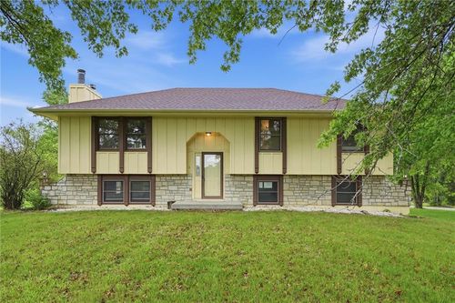 14280 170th St, Bonner Springs, KS, 66012-7822 | Card Image