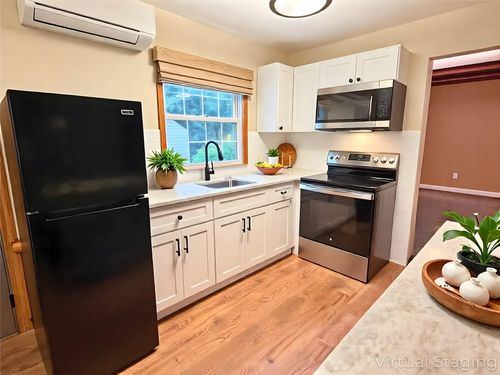 2-23 Van Dam Rd, Hyde Park, NY, 12538-1708 | Card Image