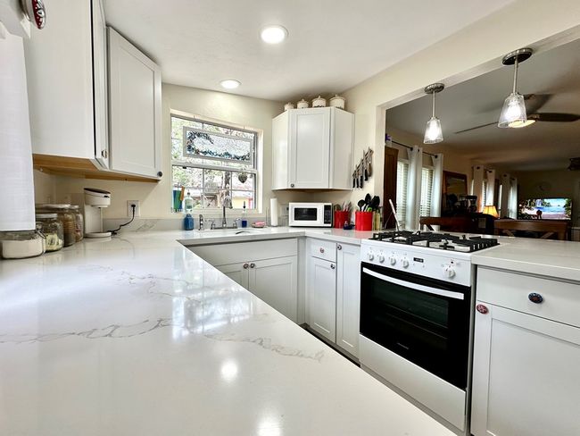 12409 Live Oak St, House other with 2 bedrooms, 1 bathrooms and 1 parking in CEDAR KEY FL | Image 42
