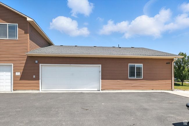 View of side of property with a shingled roof | Image 26