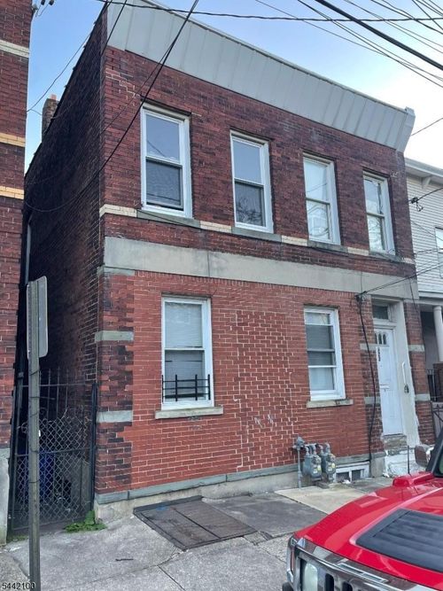 322 S 7th St, ELIZABETH, NJ, 07202-3847 | Card Image