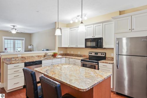 4-431 Munson Pl, Traverse City, MI, 49686-3062 | Card Image