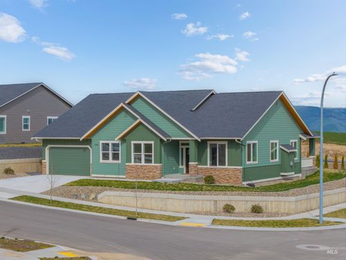 1743 Golden Hills Dr, Lewiston, ID, 83501-5029 | Card Image