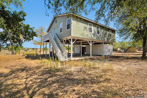 352 Longhorn Dr, Bandera, TX, 78003-5180 | Card Image