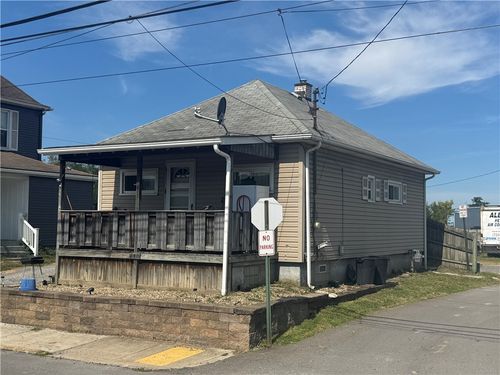 110 13th St, Conway, PA, 15027-1524 | Card Image