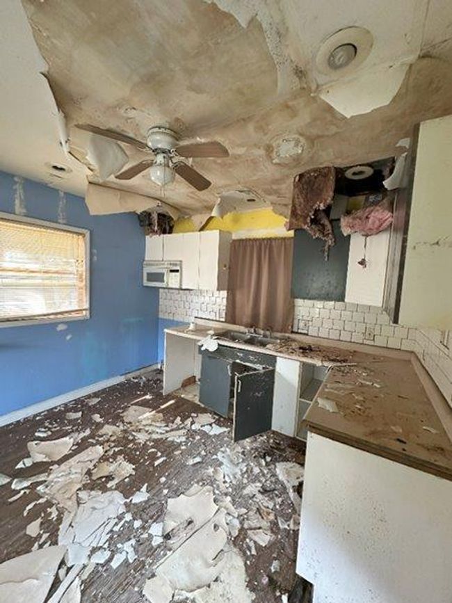 18018 Park Ave, House other with 4 bedrooms, 1 bathrooms and null parking in Lansing IL | Image 5