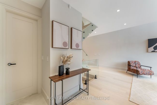 37 Kenilworth Ave, House other with 4 bedrooms, 6 bathrooms and 1 parking in Toronto ON | Image 8