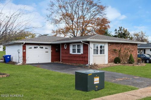 131 Central Blvd, Brick, NJ, 08724-2467 | Card Image