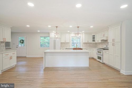 39 Red Oak Trl, MEDFORD, NJ, 08055-8827 | Card Image